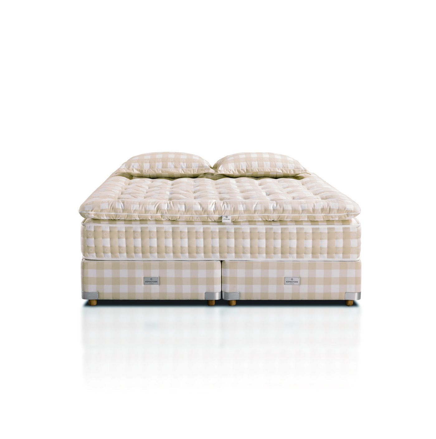 Handcrafted mattress with hand-tufted diamond pattern